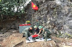 Bộ CHQS tỉnh Tuyên Quang quy tập 8 hài cốt liệt sĩ tại Bình độ 300
