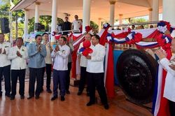 Bồi đắp quan hệ Việt Nam - Lào qua nét đẹp văn hóa đua thuyền truyền thống