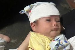 Bé gái khoảng 1 tháng tuổi bị bỏ rơi bên quốc lộ 1A