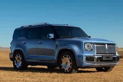 SUV PHEV dài 5,3 mét, công suất 687 mã lực, giá gần 1,2 tỷ đồng