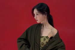 Ahn Eun Jin gây chú ý với vóc dáng thon gọn sau khi giảm 10kg