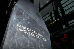 Canada lần đầu tăng lãi suất sau hơn 3 năm, để ngỏ khả năng thắt chặt thêm