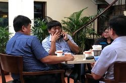 Thói quen kỳ lạ của tỷ phú Trần Đình Long: Mấy chục năm qua chỉ ngồi 1 quán cà phê trên đường Lý Thường Kiệt