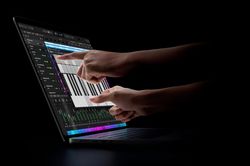 MacBook Pro 2026: Logo phát sáng trở lại, giá cao nhất gần 400 triệu đồng