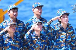 Dàn nghệ sĩ 'Sao nhập ngũ' 2026 xúc động giữa biển trời Trường Sa
