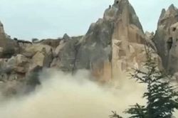 Sạt lở đá tại điểm du lịch nổi tiếng của Thổ Nhĩ Kỳ