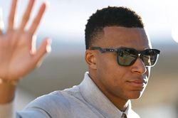 Mbappe gần như bị xóa sổ tại Trung Quốc