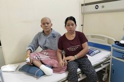 'Hai mẹ con mình đều mắc bệnh, liệu có phải bán nhà không mẹ?'