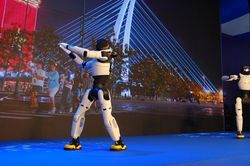 Robot không được tạo ra để thay thế con người hay cắt giảm nhân sự