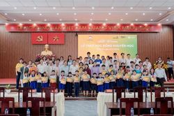 Vạn dặm gắn kết: Khi yêu thương được gửi trao bằng hành động thiết thực