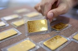 Người ôm vàng SJC ở đỉnh lỗ hơn 55 triệu đồng mỗi lượng