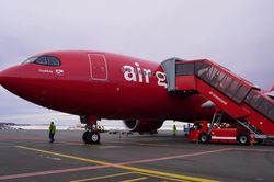 Greenland khai trương sân bay quốc tế mới