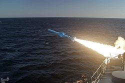 Bốn tàu chở dầu bốc cháy ở eo biển Hormuz, Iran nói bắn hạ UAV và tàu không người lái Mỹ
