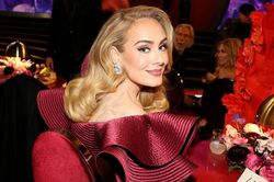 Adele chuẩn bị trở lại sau 6 năm, album mới hé lộ nhiều điều chưa từng kể