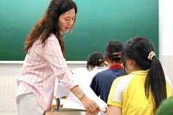 Đề xuất thi lớp 10 với 2 môn: Kỳ vọng việc học tiếng Anh sẽ thực chất hơn