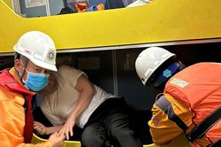 Cứu thuyền viên nghi nhồi máu cơ tim trên biển