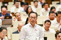 Bộ trưởng Hoàng Minh Sơn: 'Gần 30.000 cán bộ quản lý giáo dục đã chuyển sang dạy học'
