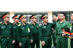 Hạ sĩ quan, chiến sĩ phải cắt tóc 3 phân, không để râu ria