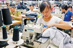 Doanh nghiệp còn tự bơi, đầu tư còn dàn trải