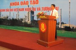 Gần 100 học viên tham gia lớp học 'Ngành Dầu khí Việt Nam hiện đại và tương lai'