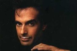 Bí ẩn cuộc đời thần đồng ảo thuật David Copperfield: Kinh ngạc 'cỗ máy kiếm tiền'