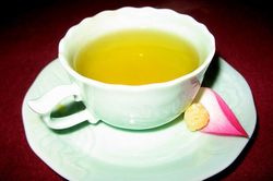Những người tuyệt đối không nên uống nước lá sen