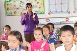 Nhà giáo nghỉ hưu mòn mỏi chờ phụ cấp