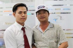 Tài xế taxi trả hơn 250 triệu đồng cho khách để quên