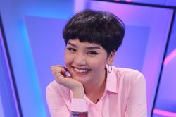 Miu Lê quyết hành hạ Trường Giang trên sân khấu Bí mật đêm Chủ Nhật