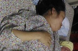 Hơn 60 phút nghẹt thở cấp cứu bệnh nhân bị vỡ tử cung