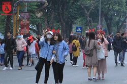 Hà Nội tràn ngập không khí Giáng sinh