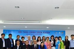 Khi gia đình có người thân tự kỷ: Học các cởi bỏ nỗi ám ảnh