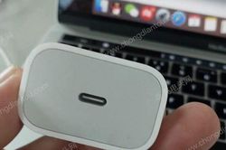 iPhone 2018 sẽ bán kèm sạc mới, nạp đầy pin nhanh gấp đôi