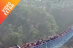 Cây cầu giữa hai dãy núi với sức chứa hàng trăm người