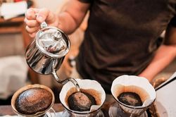 Uống cà phê buổi sáng và những lợi ích không ngờ