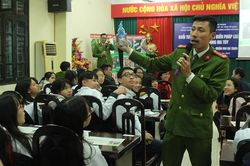 Đa dạng cách tuyên truyền phòng chống ma túy học đường