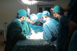 Cứu sống nam thanh niên gãy 5 xương sườn, nội tạng chui lên lồng ngực