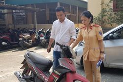 Nhận lại xe máy sau 8 năm bị mất cắp