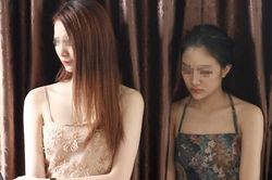 Kiều nữ 19 tuổi cùng 9 người 'đập đá' trong khách sạn