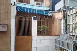 Uẩn khúc nghi án con gái tâm thần sát hại mẹ trong nhà vệ sinh