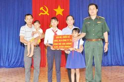 Chắp cánh ước mơ cho học sinh nghèo biên giới
