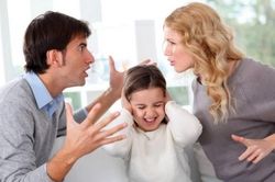 Dù sai mười mươi, bố mẹ vẫn 'cố thủ' không nhận lỗi