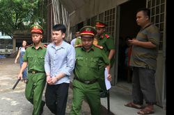 Chồng trẻ sát hại vợ vì... bị đòi chia tay