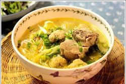 Hủ tiếu sườn mọc chuẩn vị miền Nam khởi động cho tuần mới