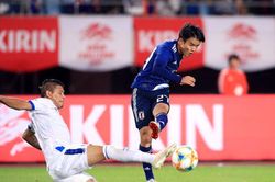 'Messi Nhật' vô duyên, Nhật Bản thua tan nát Chile