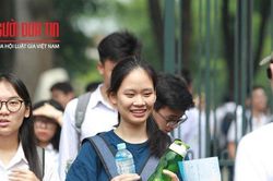 Sĩ tử cười 'như được mùa' sau khi thi môn Ngữ văn THPT Quốc gia 2019