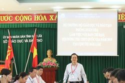 Bộ trưởng bộ GD&ĐT Phùng Xuân Nhạ lưu ý những thiết bị gian lận thi cử tinh vi