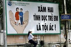 Xâm hại tình dục: Ám ảnh của những đứa trẻ bị đánh cắp tuổi thơ