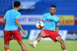 Trung vệ Đình Luật có thể trở lại sân chơi V.League