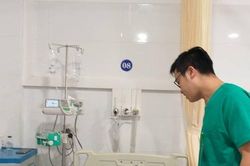 Cứu sống người đàn ông bị kéo đâm xuyên qua phổi và tim